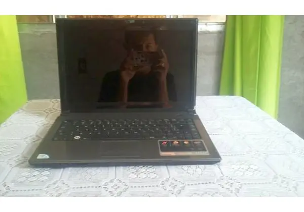 Carcaça do notebook clp325