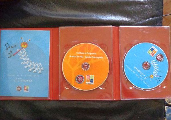 CD Zeropéia - música infantil e história - muito novo 2 CDs + livreto