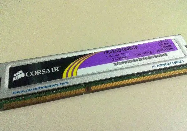 2 Pentes de 2GB ddr3 Platinum Corsair