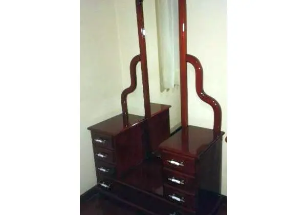 Penteadeira com banqueta super conservada
