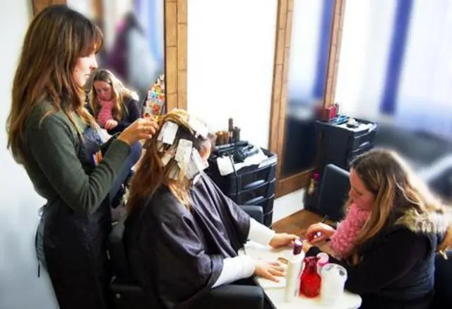 Espaço Mega Hair by Marisa Bernardo
