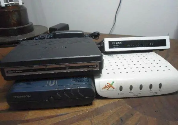 Lote de 3 modens e um switch