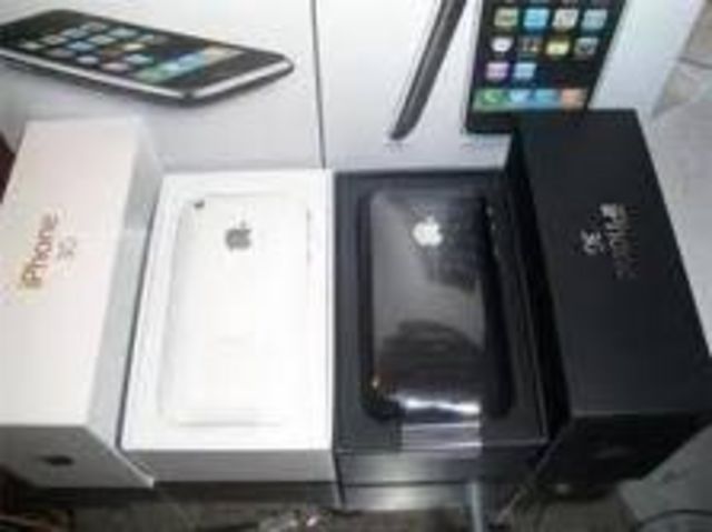 Apple Iphone 4g 32gb, BlackBerry Bold 9700, Nokia N97 32GB unlocked