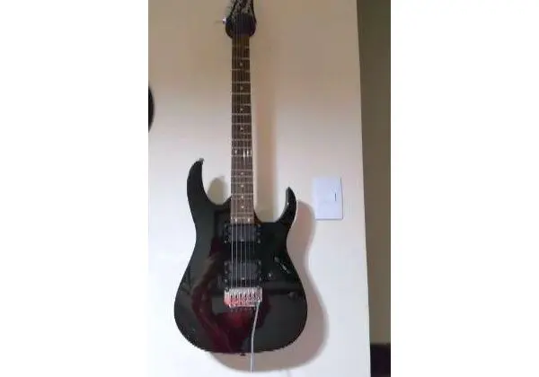 Guitarra Ibanez seminova