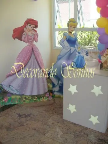 Decoração Festa Infantil Clean Princesas Disney com Cenários Gigantes