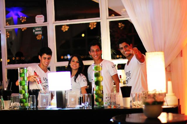 Live Show Bar BRASÍLIA DF Serviços de drinks e coqueteis para sua festa OS MELHORES BARMAN