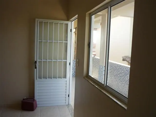 ALUGO EXCELENTE APARTAMENTO DE 1 QUARTO PERTO DA PRAIA E DO CENTRO DE RIO DAS OSTRAS