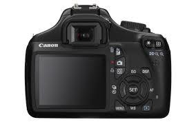 Câmera Canon T3 1100D c / 12 MP e Lente 18-135mm, em LImeira