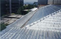 Aplicação d emanta asfáltica aluminizada em lajes telhados