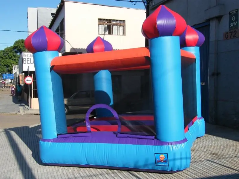 Brinquedos infláveis, pula pula com personagem, venda e locação