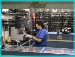 CHAVEIRO LOCKSMITH - ESPECIALIZADO EM CHAVES CODIFICADAS E ELETRÔNICA AUTOMOTIVA