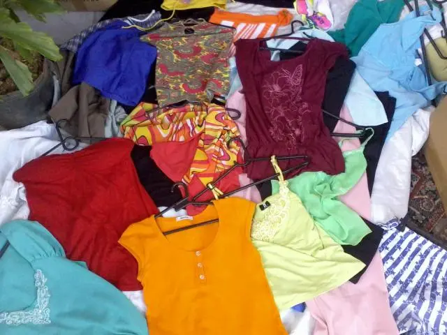 ATACADÃO DE ROUPAS USADAS PARA BRECHÓ MAFAT MODAS
