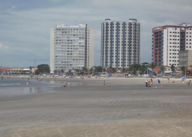Alugo apartamento temporada em Itanhaém - praia dos sonhos - frente mar