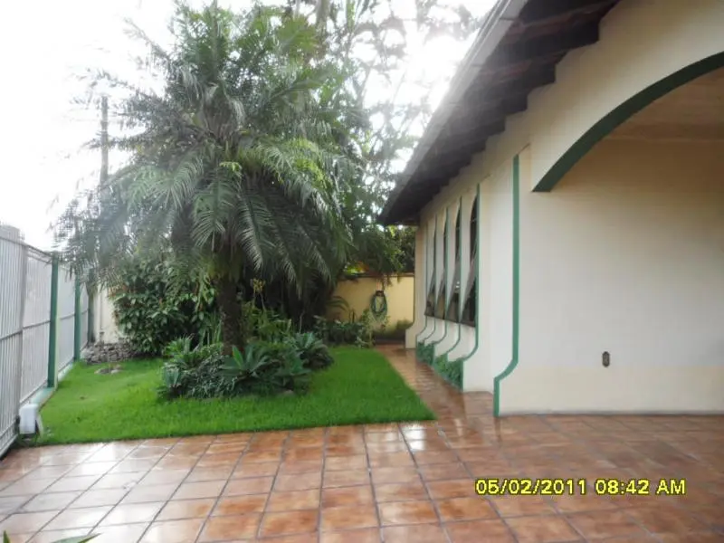 VENDO CASA - OTIMO PONTO COMERCIAL