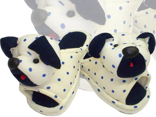 CHINELOS DE QUARTO, PIJAMAS, PANTUFAS, BONECAS