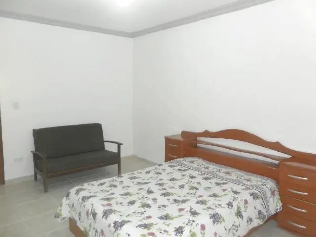 ALUGAR CHÁCARA FRENTE PARA O ASFALTO LUXO E CONFORTO
