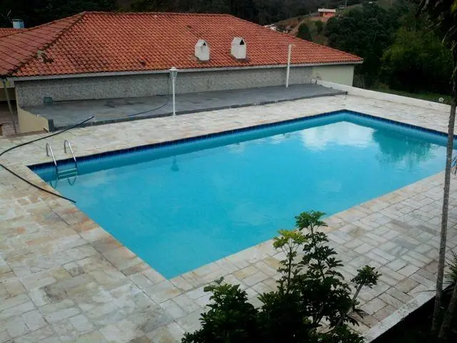 ALUGAR CHACARA - SÍTIO BEM LOCALIZADO SEDE ALTO PADRÃO