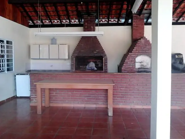 ALUGAR CHACARA - SÍTIO BEM LOCALIZADO SEDE ALTO PADRÃO