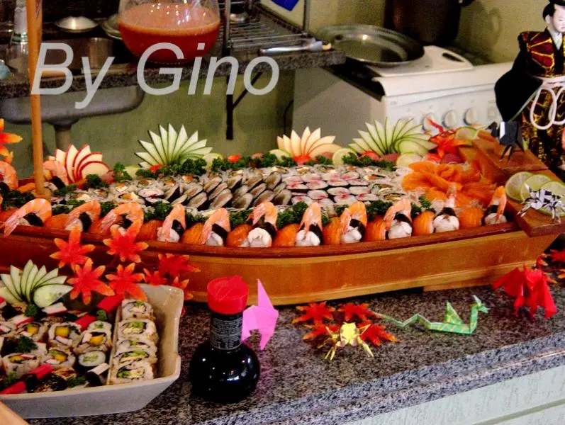 Ornamentação de buffet de sushi