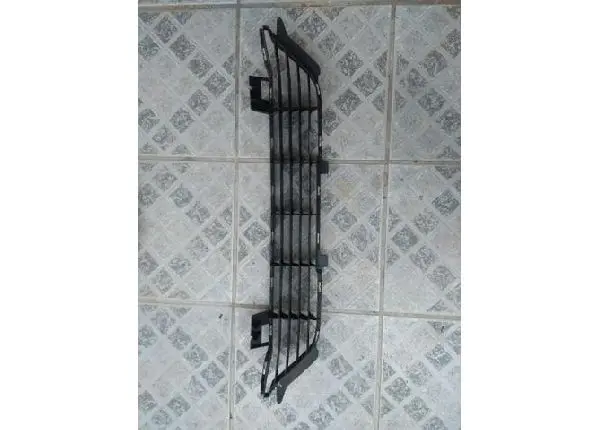 Grafe Frontal Superior Toyota SW4 2016