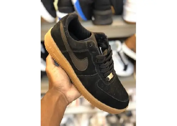 @ mandellashoes Tênis Nike Air Force Camurça Cano Baixo Promoção 50% OFF SOMENTE HJ