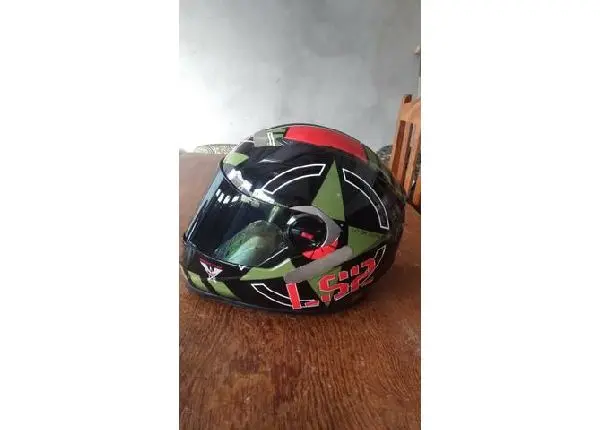 Capacete top R$ 420, 00