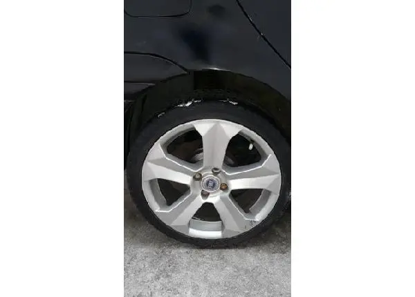 BMW 17 205/40ZR 17 é 205/40R 17