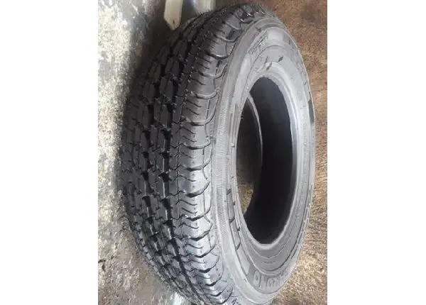 Pneu Pirelli Chrono 185R 15C 