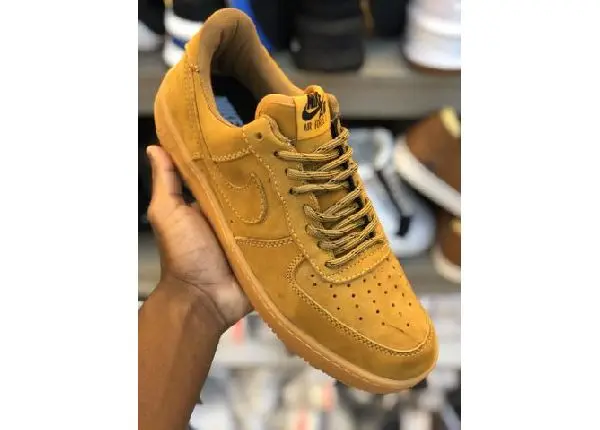 @ mandellashoes Tênis Nike Air Force Camurça Cano Baixo Promoção 50% OFF SOMENTE HJ