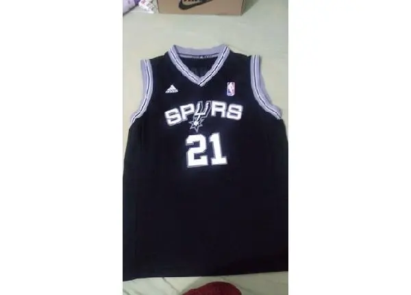 Duas camisas NBA