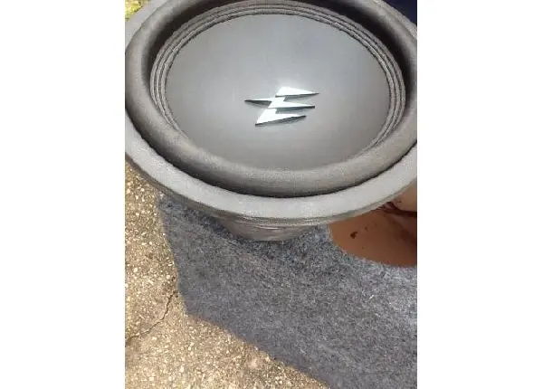 Grave Evok 700rms na garantia