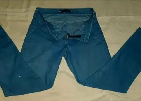 2 calças jeans pó apenas 25, 00