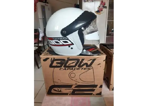 , Vendo Capacetes novos na caixa. Qualquer um por 75 reais .