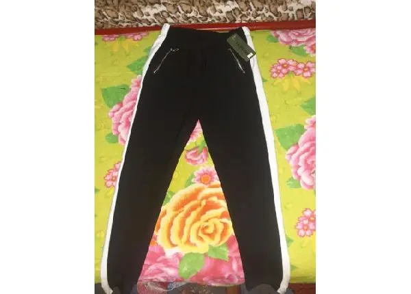Calça preta