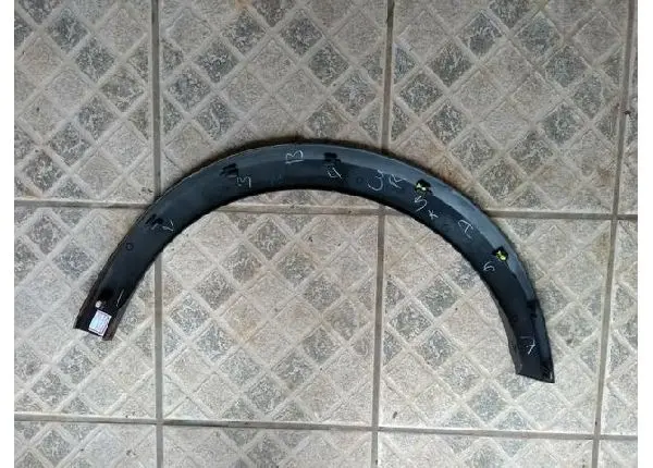 Aplique Paralamas Traseiro Lado Direito Nissan Kicks