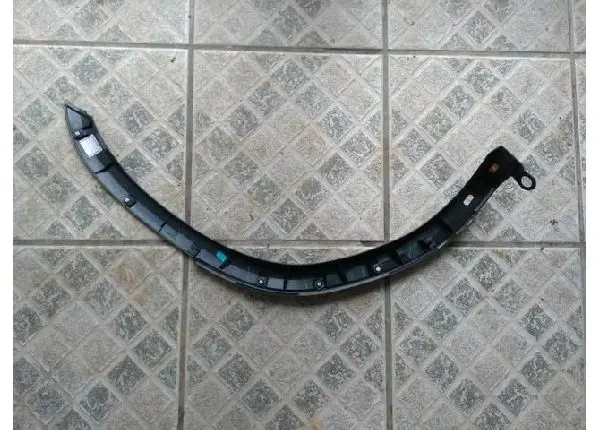 Moldura Polaina Porta Lado Direito SW4 2016 Dianteira