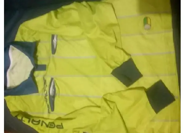 Camisa manga longa M, marca Pênalti, original *