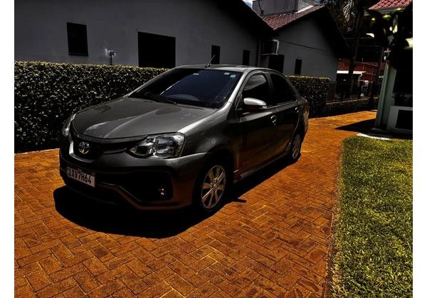 Toyota Etios Sedan XLS 1.5 automático