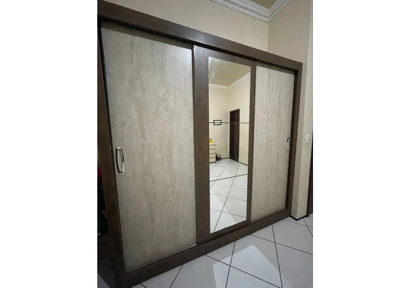VENDO GUARDA-ROUPA EM PERFEITO ESTADO!