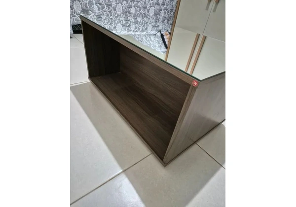 Mesa de centro em MDF com espelho em cima