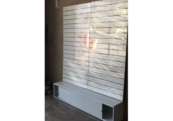 PAINEL CANALETADO COM BAÚ