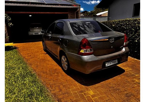 Toyota Etios Sedan XLS 1.5 automático