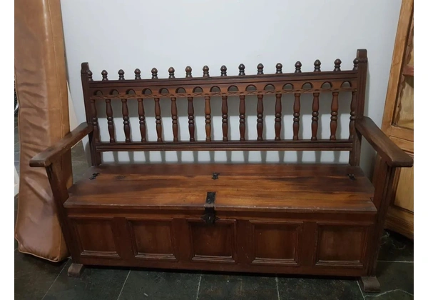 SOFAR BAÚ DE MADEIRA (ANTIGUIDADE)