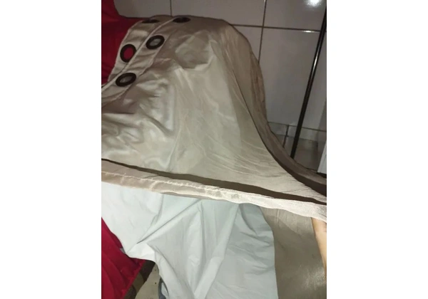 Cortina para janela semi nova, pratika lisa slim