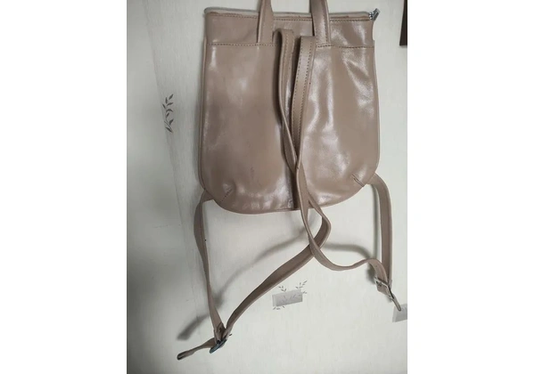 Mochila de couro feminina bege