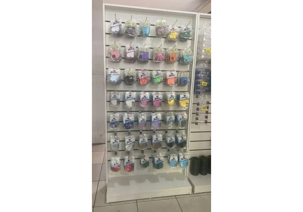 Expositor de mercadorias em mdf
