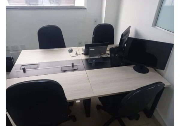 Mesa de Escritorio em Ilha