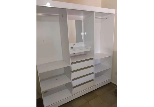 Guarda roupa de casal Semi Novo