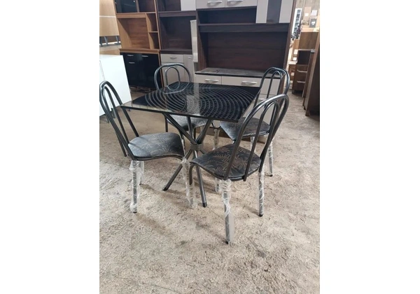 Mesa Kasianc 4 cadeiras 70x70