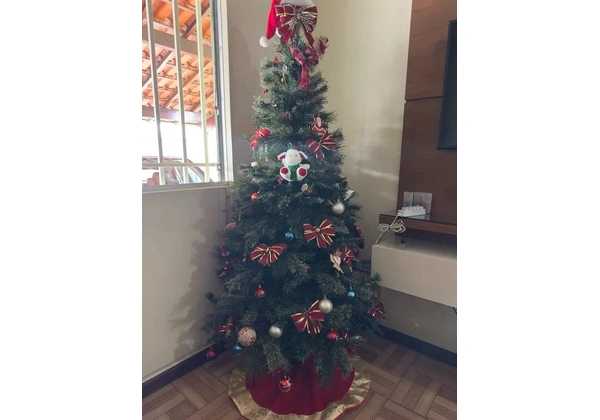 Árvore de Natal 1, 80m com Enfeites + Pisca Pisca